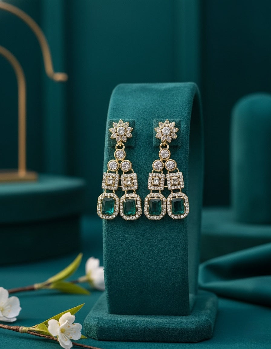 Sondarya Regal Emerald Double-Layered Necklace Set With Maang Tikka