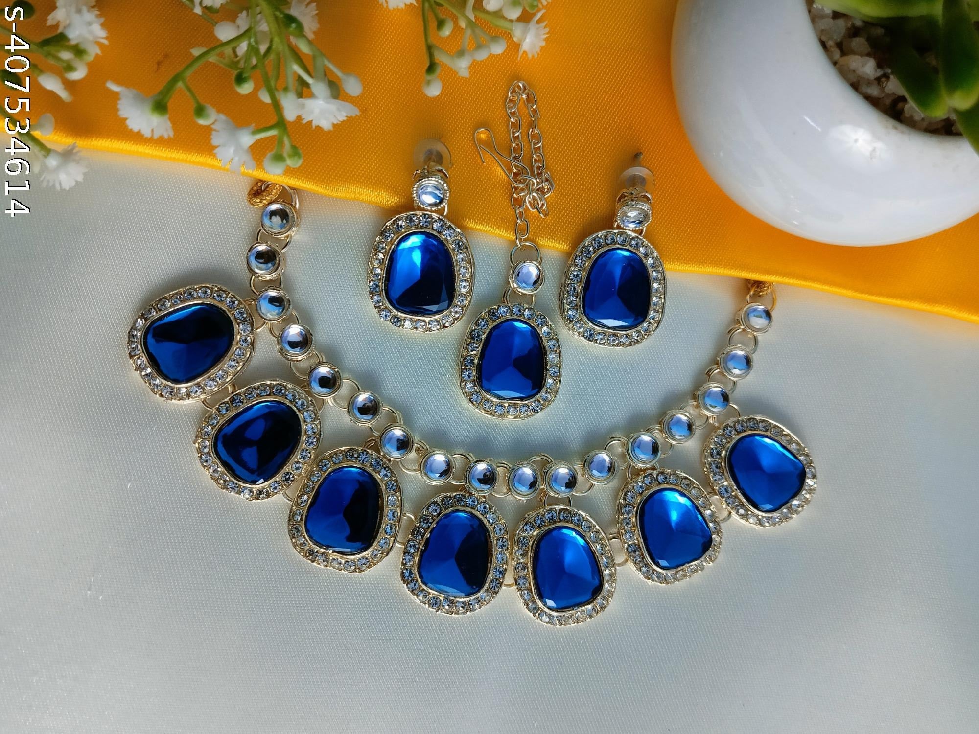 Sondarya Kundan Necklace Set