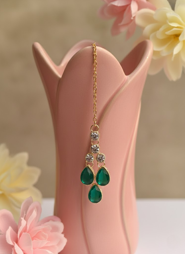 Sondarya Royal Emerald AD Choker Set with Maang Tikka