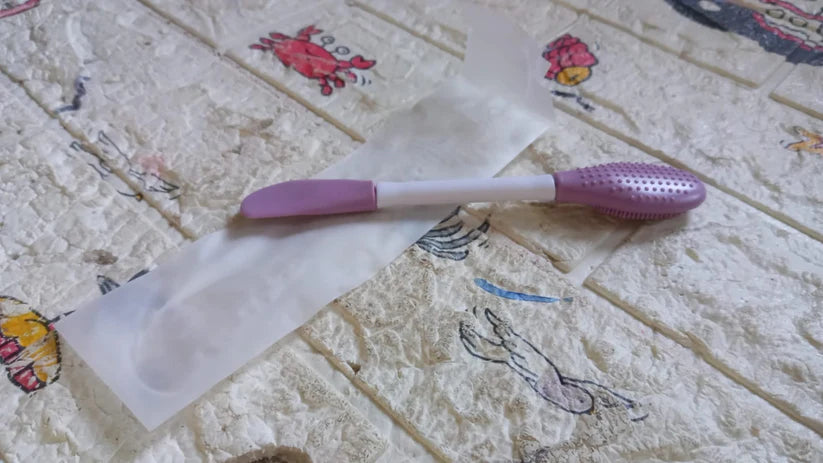 Deep Exfoliating Face Cleanser – Removes Black Heads, Silicone Brush for Smooth, Glowing Skin