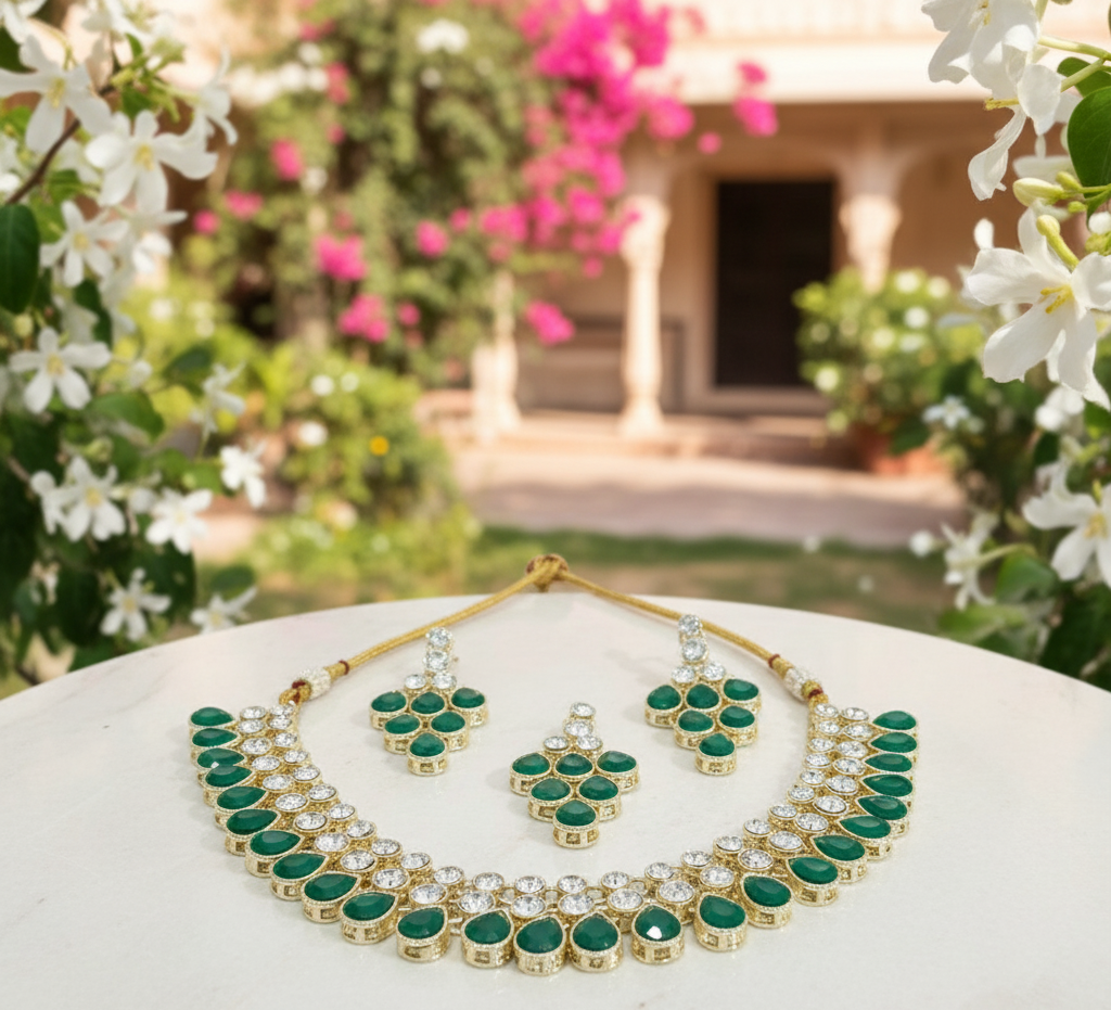 Sondarya Emerald Green Teardrop Kundan Necklace Set with Maang Tikka
