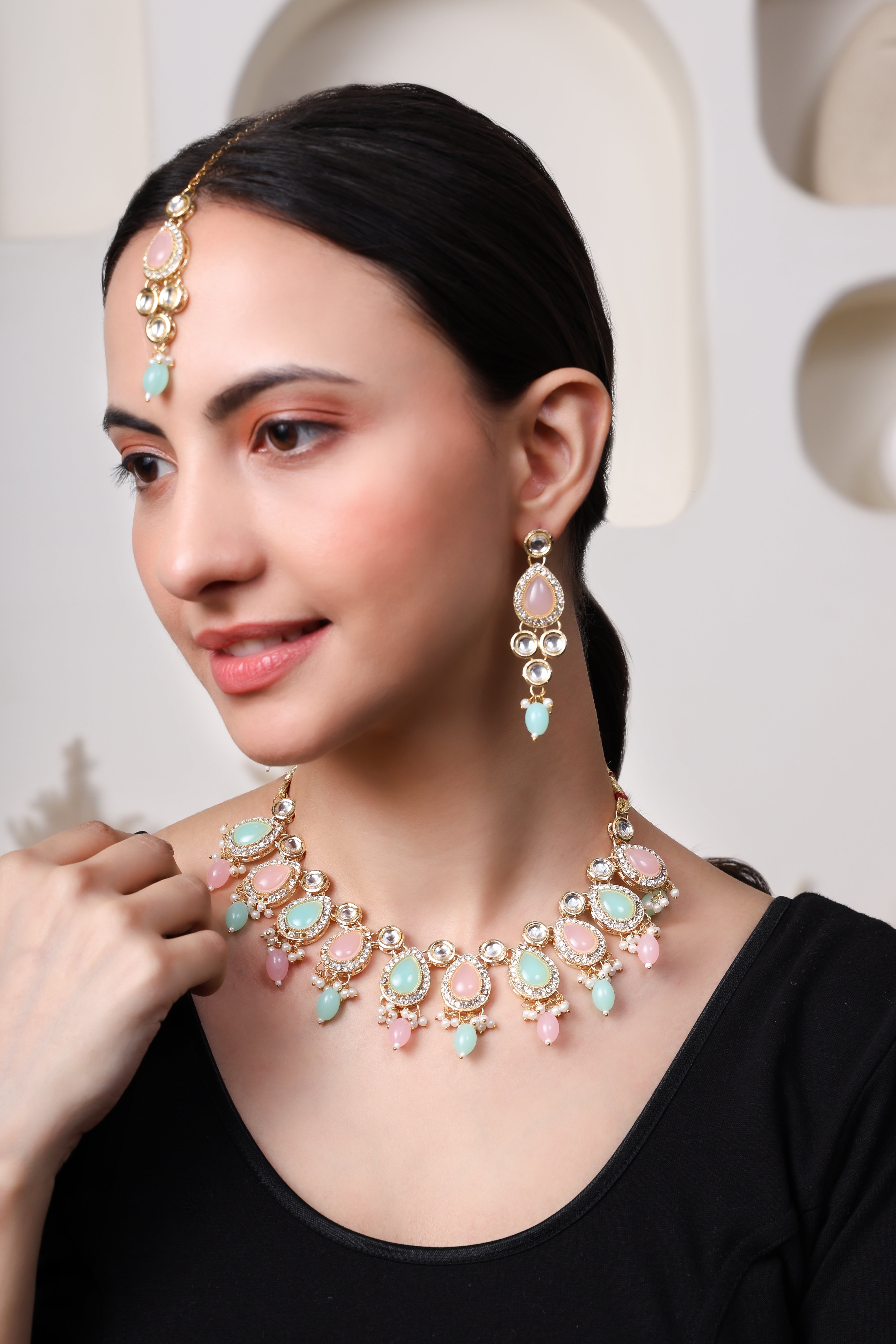 Sondarya Pastel Drop Kundan Choker Set