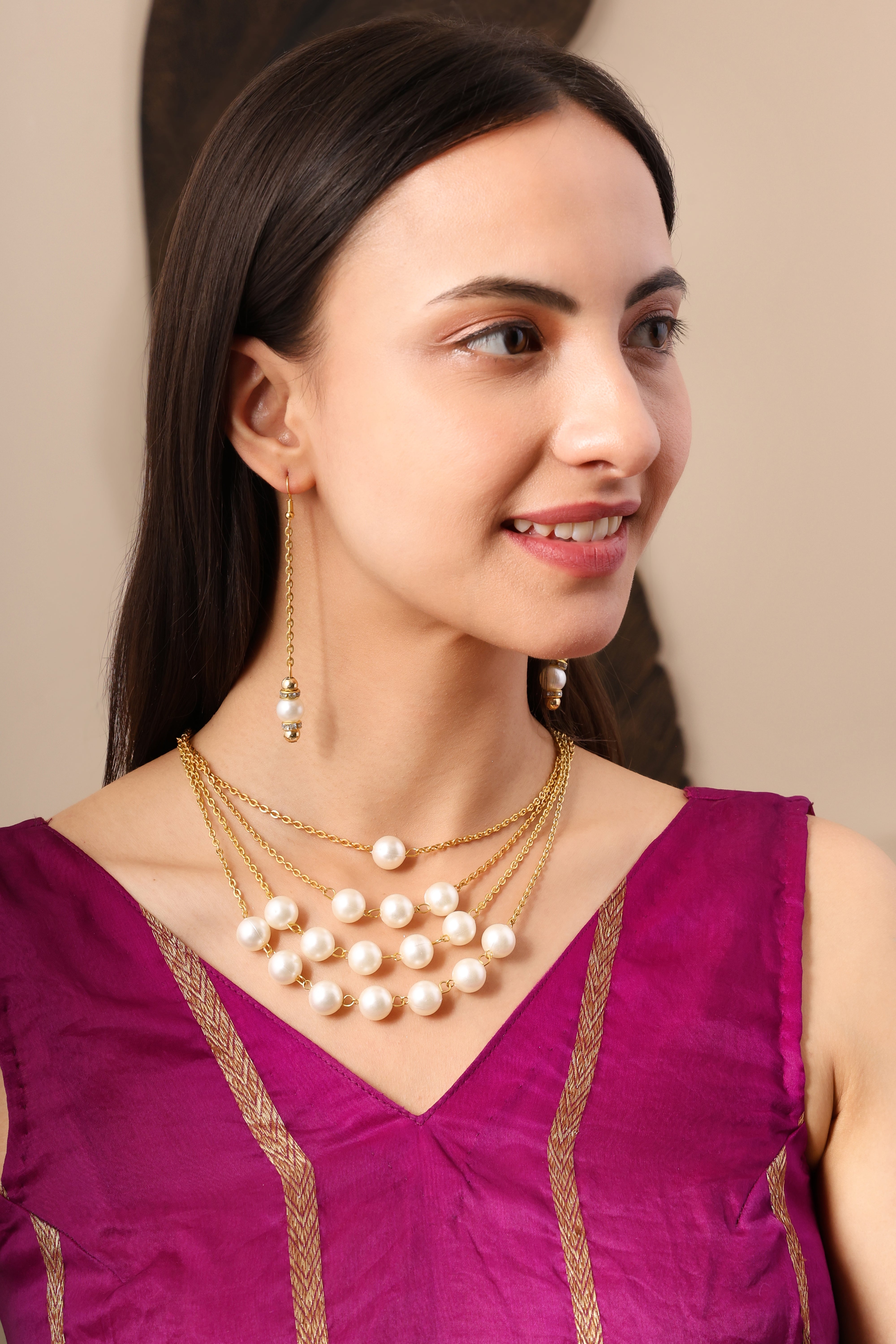 Triple-Layer Pearl Necklace Set With Golden Chains