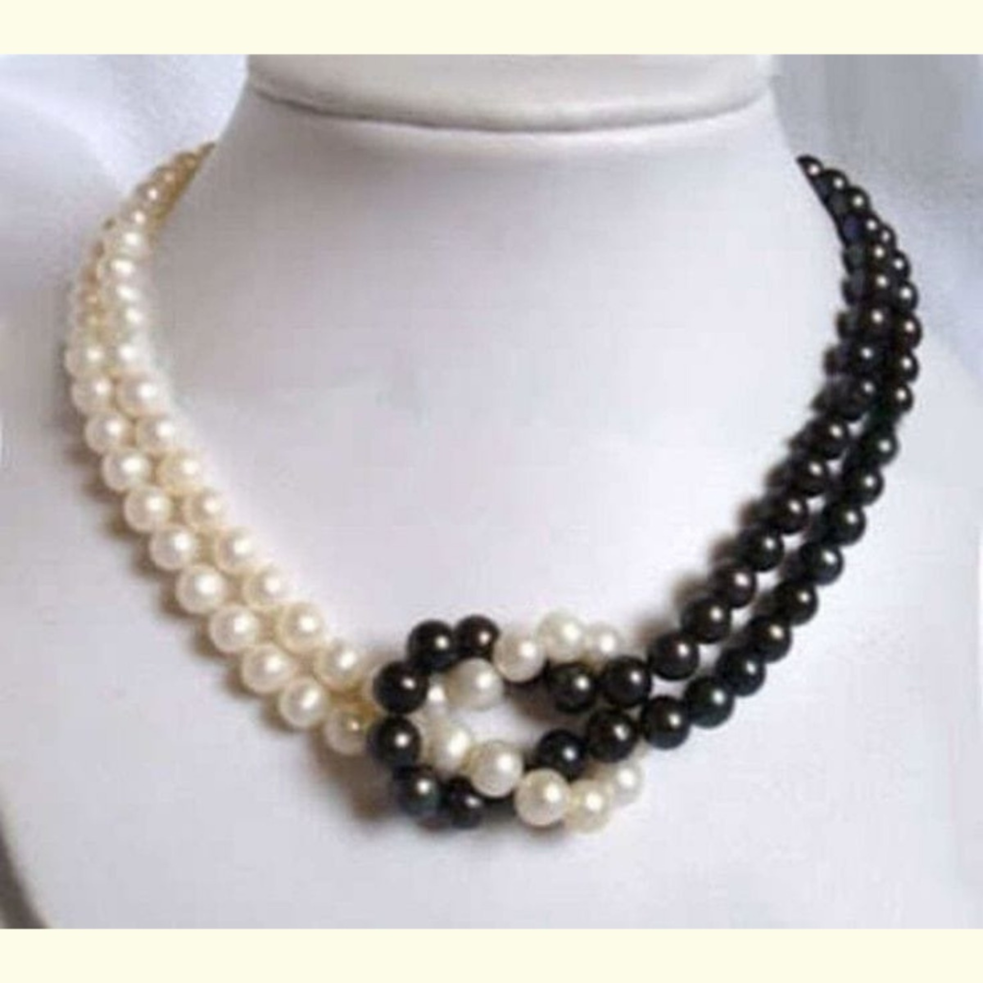 Monochrome Pearl Choker Set With Earrings