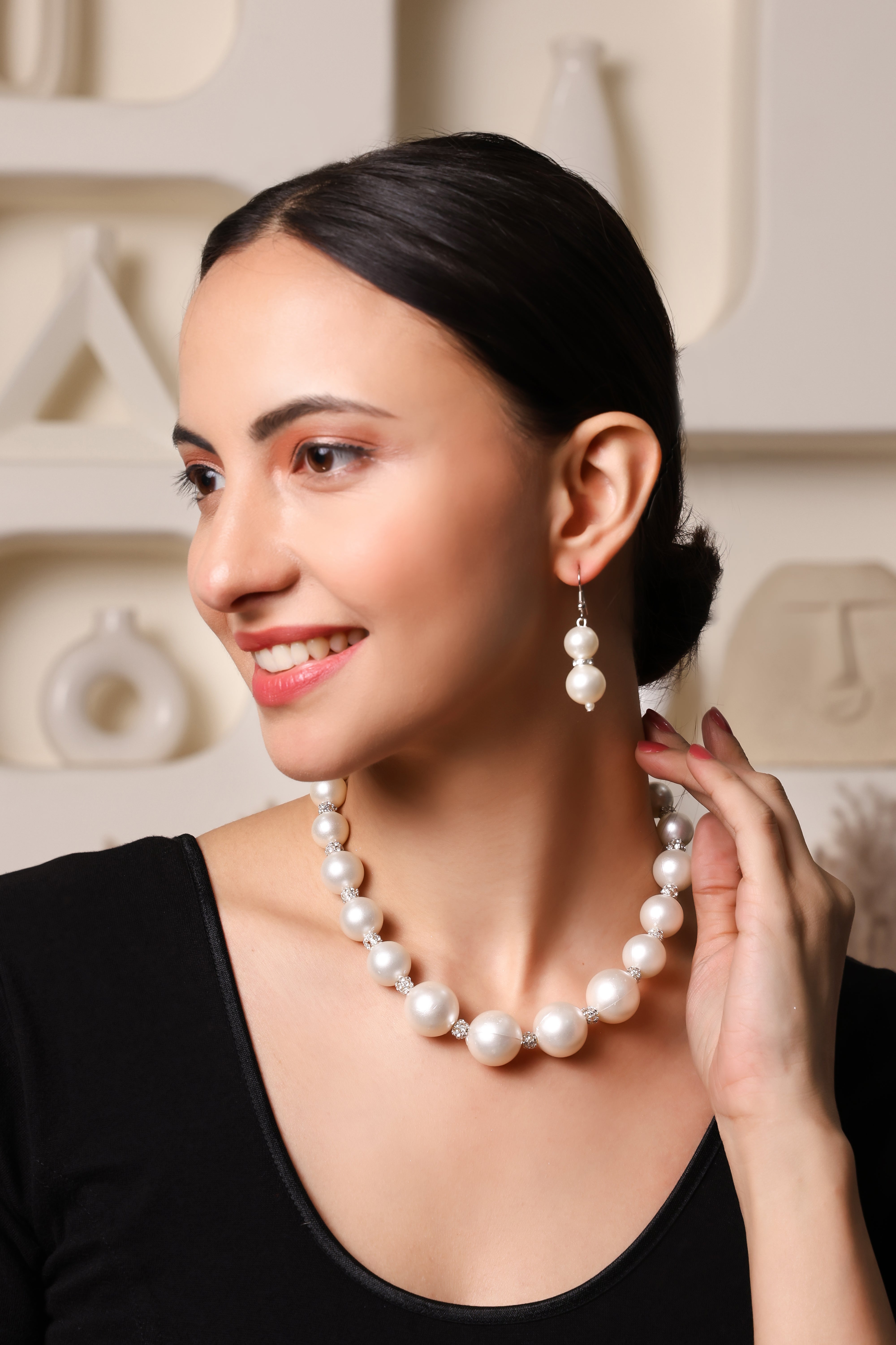 Bold Faux Pearl Necklace Set With Earrings
