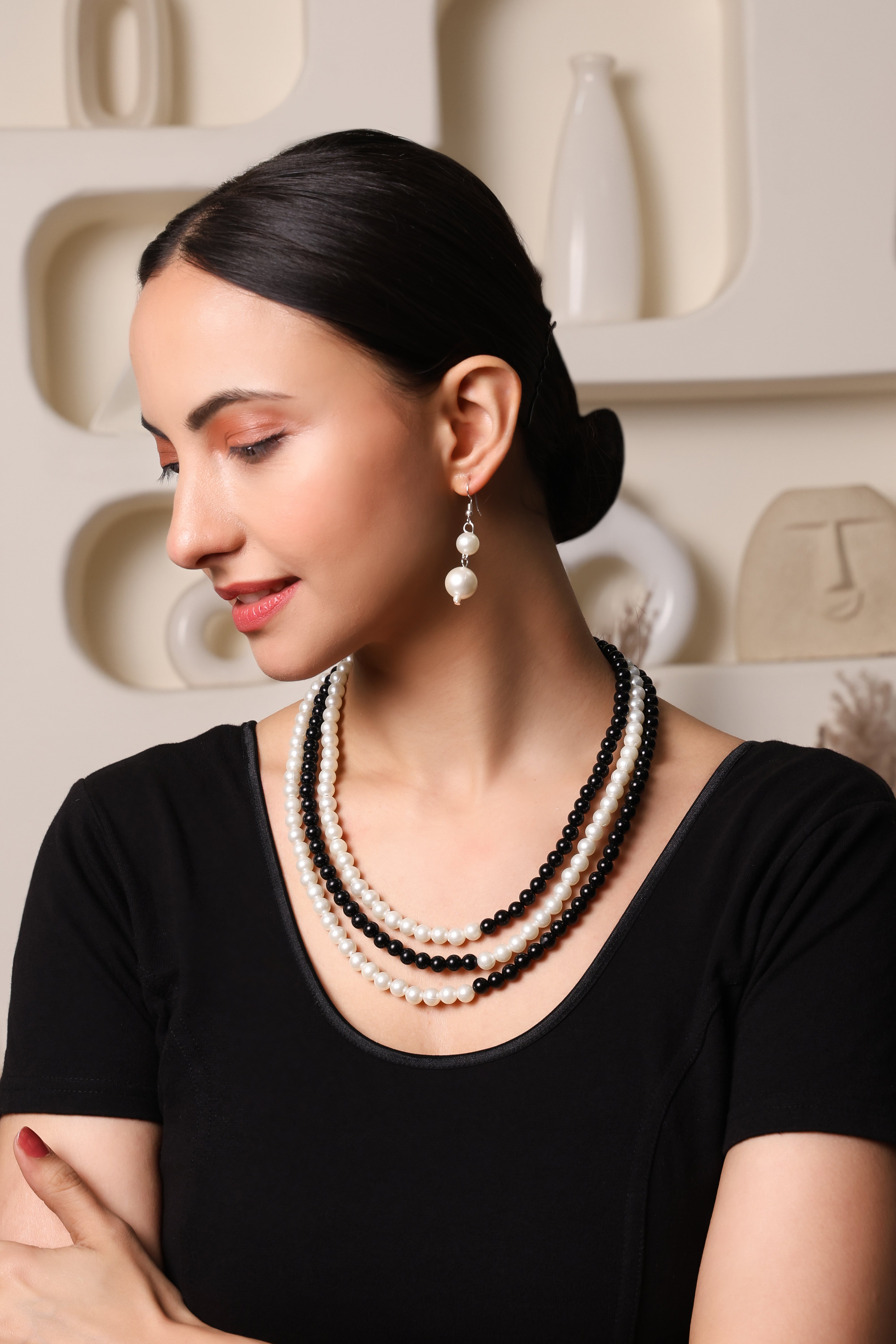 Classic Monochrome Layered Necklace Set With Earrings