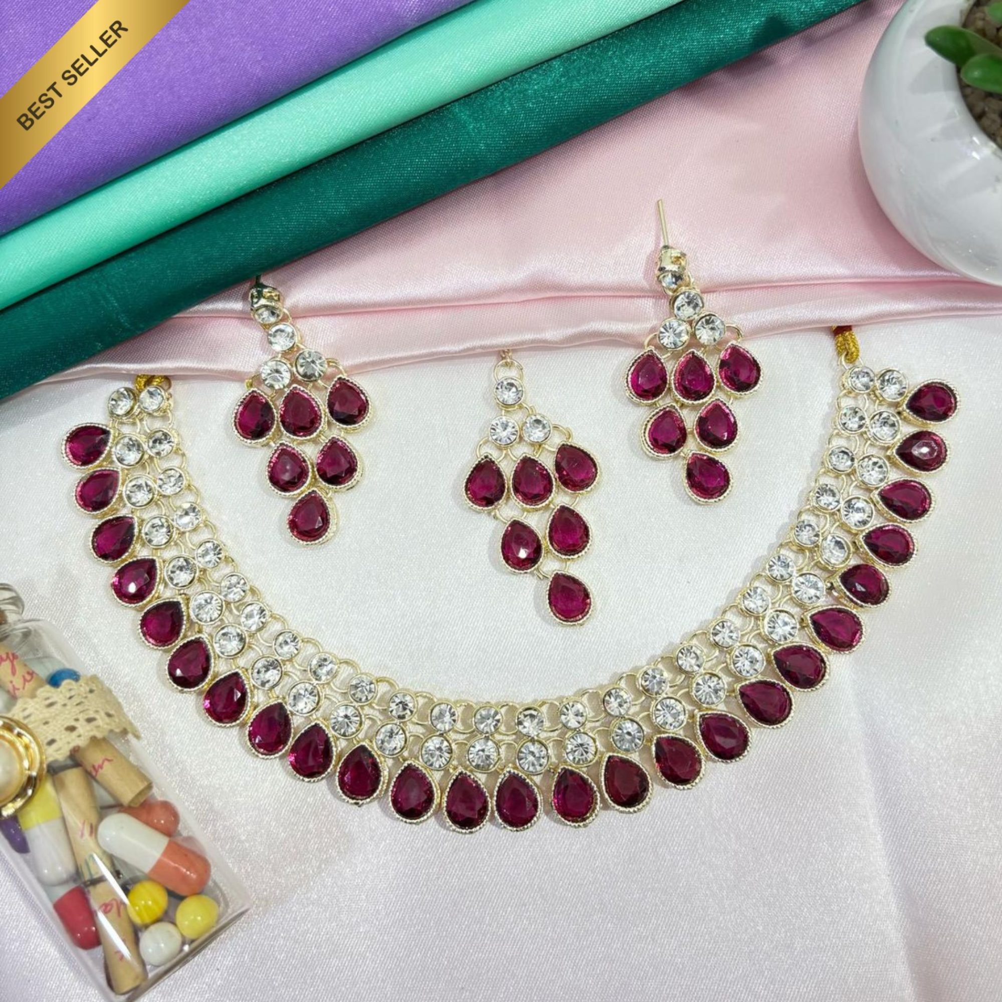Sondarya Maroon Teardrop Kundan Necklace Set with Maang Tikka