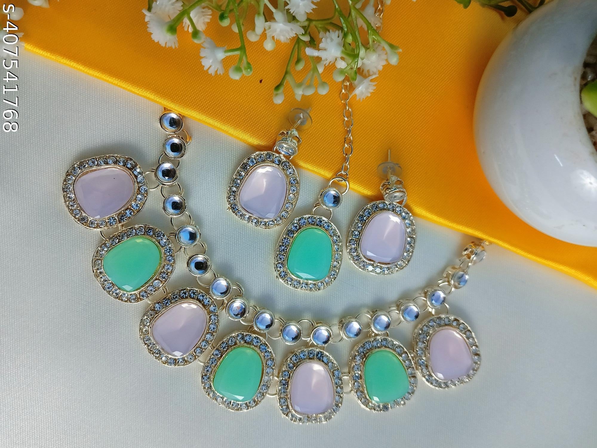 Sondarya Kundan Necklace Set